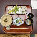 料亭 大宮 一の家 - 公魚の香り揚げとじゃこ有馬煮ご飯、赤出汁、香の物。
      美味し。