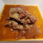 イル・クアドリフォーリオ - 地鶏と大根の赤ワイン煮込み
