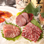 Three pieces of horse sashimi 1,180 yen (excluding tax)