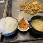 Okonomiyaki Teppanyaki Tougi - 牛肉カレー焼うどん定食