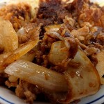 かつや - 牛カツと牛焼肉の合い盛り丼のアップ