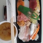 Tanuki sushi - 21.02.12昼 海鮮丼弁当 800円税込