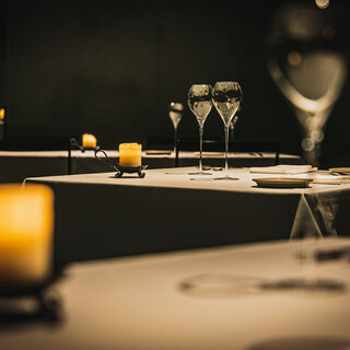 The Essence of an Italian Dinner Experienced in a Space that Sharpens the Five Senses