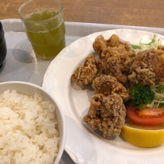 レストランアターブル_0
