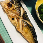 越田商店 - 漬け汁のせいか、焼くと黄金色に輝きます
