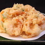 Higashiyama - 海老と青菜のかき揚げ　さくっフワっ、で海老はプリプリ