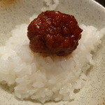 辻肉店 - 炊き立て魚沼コシヒカリに肉団子