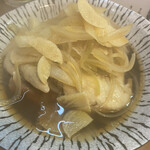 もつ焼 まるい - ほほ肉ガーリック煮　湯気で曇ってます(^_^;)