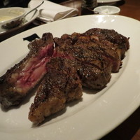 37 Steakhouse & Bar - 35日間熟成 (21日間熟成＋14日間自家熟成) リブステーキ (骨付き/650g)