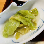 しげや旅館 - 【八寸】
            1 .イタドリ