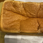 高級食パン専門店 君は食パンなんて食べない - 凹むほど柔らか食パンです