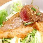 Wagyuu Yakiniku Nunogami - 20210212和牛ロース＆カルビの二色丼・カット
