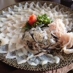海鮮と地酒の店 ま心 - ふぐセットのふぐ刺し(4人前)