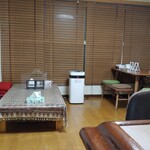 酔笑酒場 清味ん家 - 店内　テーブル席(カウンター席はアクリルガードあり)