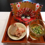 日本料理旬菜旬魚 花琳～かりん～ - 今年も、このひな人形のアレンジに会えました。　2013.2
