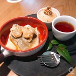 ティルナノーグカフェ  - 餡入りクレープぜんざい仕立て￥800。アイスクリームもついてます！