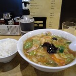 中国屋台十八番 - 半ライス 110円