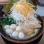 横浜家系ラーメン なるは家 - 