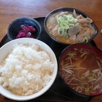 Teppanyaki Horumon Hyouroku - もつ煮込み定食