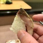 鮨処 多田 - 〆鯖棒寿司 リフト