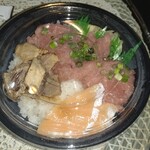 魚丼 - ねぎとろトロサーモン炙り漬けまぐろ丼 (並盛240g)