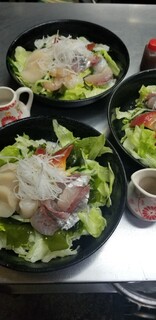 h Sushi Katsu - 海鮮サラダ　800円
