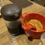 しげたろう - とんこつラーメン(しょうゆ) 750円 (ｽｰﾌﾟたれ、辛みそ)