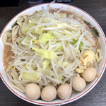 ラーメン二郎 - ＜小ラーメン＋うずら＞(ニンニク、ヤサイで)