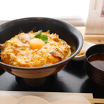 親子丼 ごっつ食べなはれ - 厳選たまごと軍鶏の親子丼（1200円）