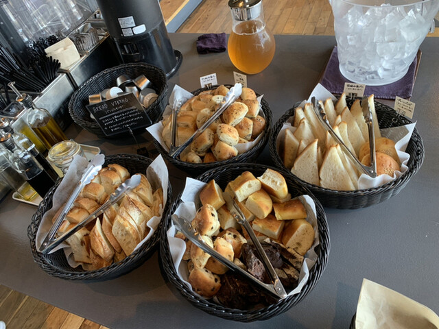 ツリーズ コーヒー カンパニー マミー店 Trees Coffee Company 湖山 パン 食べログ