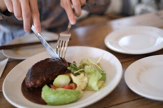 BONDI CAFE YOYOGI BEACH PARK - 国産牛と国産豚の合い挽き手ごねハンバーグステーキ