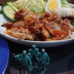 あき - 豚の生姜焼き定食800円　肉に近接