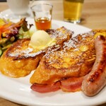 ロイヤルコーヒーショップ - フレンチトースト　ソーセージ&ベーコン