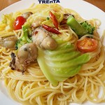 TREnTA - 牡蠣と野菜のペペロンチーノ