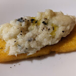 （h）etta - 揚げポレンタとバッカラ