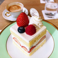 ザ タヴァン グリル＆ラウンジ - 