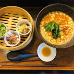 チャイナダイニング クーイン - 担々麺ランチセット（プリプリ海老焼売・前菜3種付き）