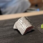 鮨みやもと - イワシ酢じめ　脂が強い