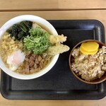 峠屋 - 料理写真:峠屋スペシャルそば(680円)とかしわごはん(200円)※かしわごはんは通常より多く盛ってあります。