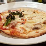 トリワイン ＰＩＫＯＳＨＨＨＵ - ナポリピッツァ ハーフ＆ハーフ