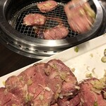 焼肉 ギュービッグ - 