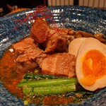 Shutei Akasaka Kanesaku - 黒糖で炊いた豚の角煮
