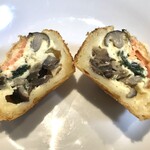 パンとお菓子の小さなお店 kinakina - スモークサーモンのキッシュの丸見え♡