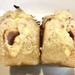 パンとお菓子の小さなお店 kinakina - オニオンベーコン丸見え