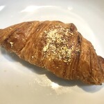 パンとお菓子の小さなお店 kinakina - ベーコン＆クリームチーズクロワッサン税込230円