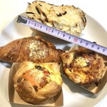 パンとお菓子の小さなお店 kinakina - 確保したパンたち