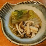 福島 桜屋 - お鍋の野菜は白菜、しめじ、えのき