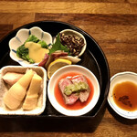 遊酒食堂 宇都宮 - おつまみセット(八寸)(1,000円)