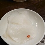 豊亭 - 大根の甘酢漬け(サービス)