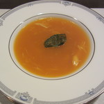 聖兆 - ズワイ蟹と人参のとろみスープ